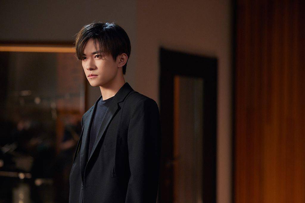 易烊千玺唱歌完整版视频 3e3645db75754feea789e1ebfb240489.jpeg