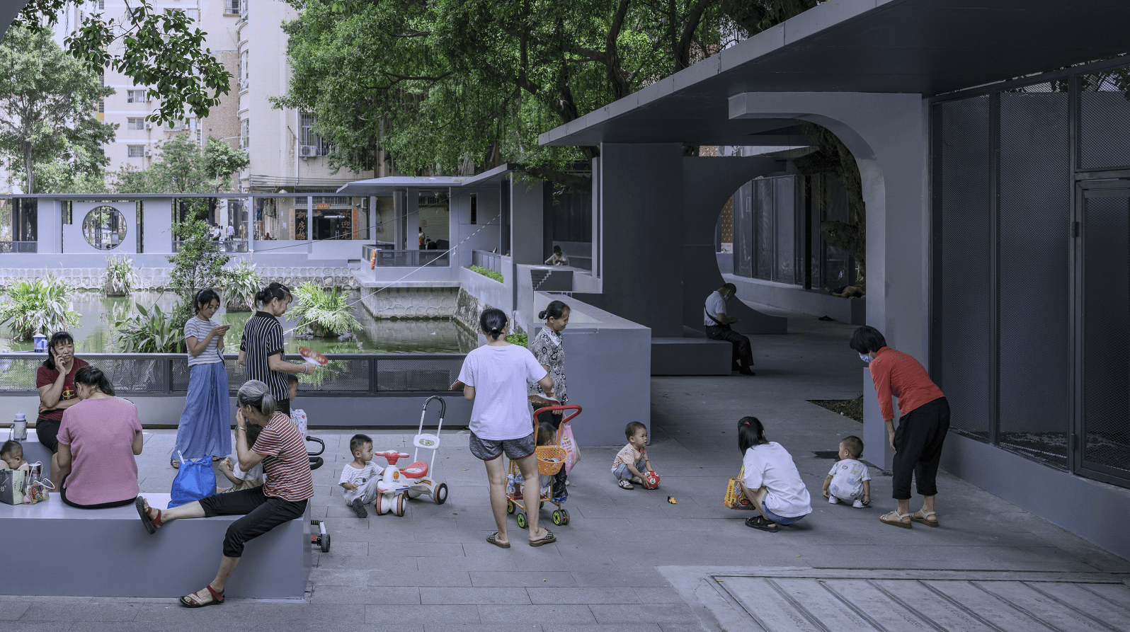 设计|树下对弈、池边纳凉 城中村老旧场地变身公共空间新典范