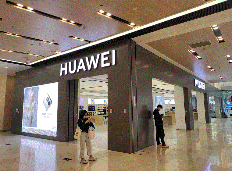 国内手机厂商押注折叠屏，能否与苹果决战高端市场？