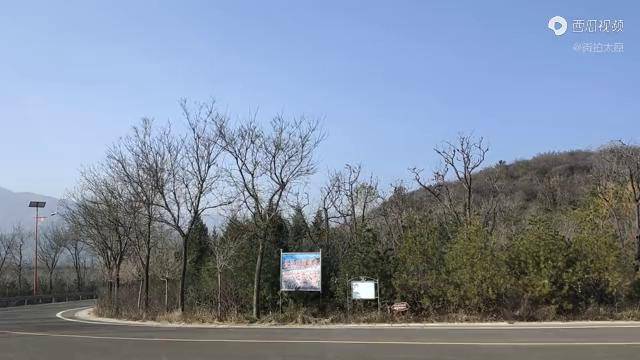 走旅遊公路去西山萬畝生態園,很遺憾,這裡已提前開啟了封山模式_西山