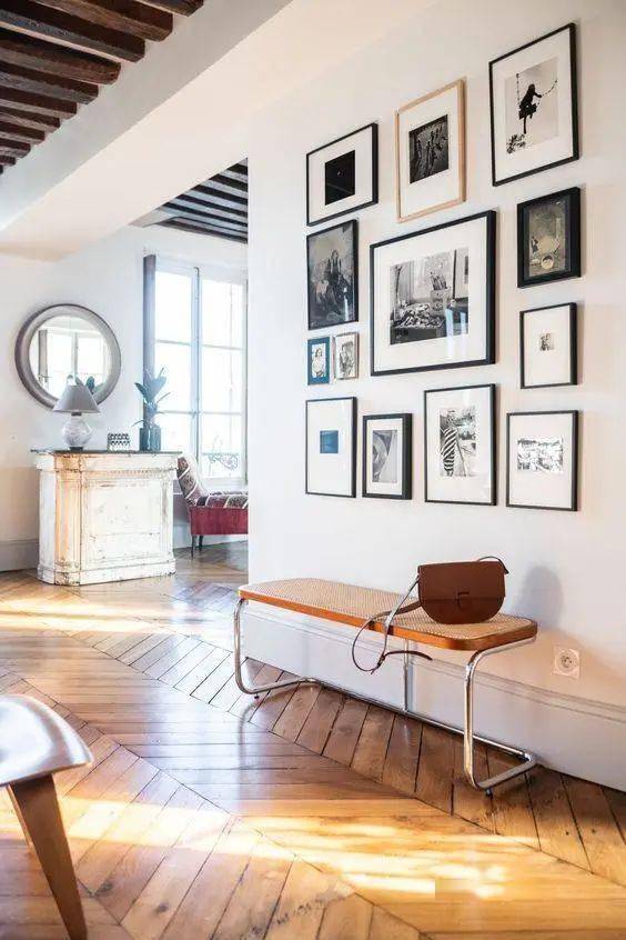 装饰画怎么挂好看又有高级感 1d3869f16946463aa74733005816b514.jpeg