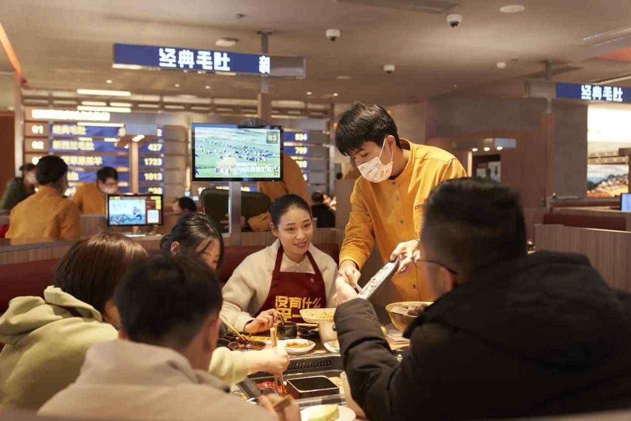 巴奴南京三店亮相江北虹悦城全新门店引发排队热潮