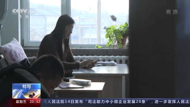 缺勤|小学生无故缺勤，老师一通电话救下学生一家五口