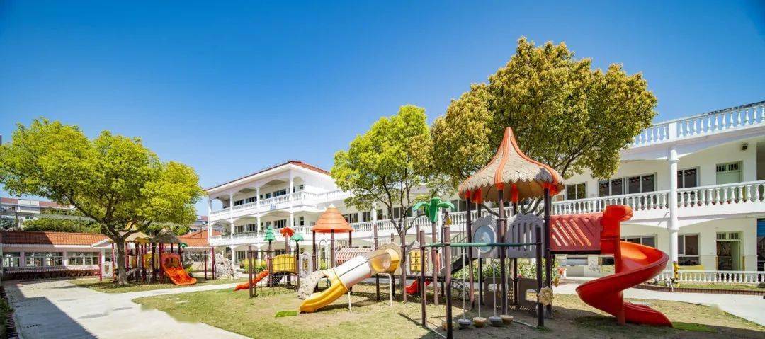 2011年10月,瓜沥镇第二幼儿园学前教育集团正式成立.