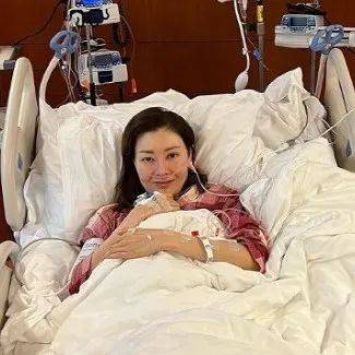 知名女星，病重入住ICU_李嘉欣_东网_医生