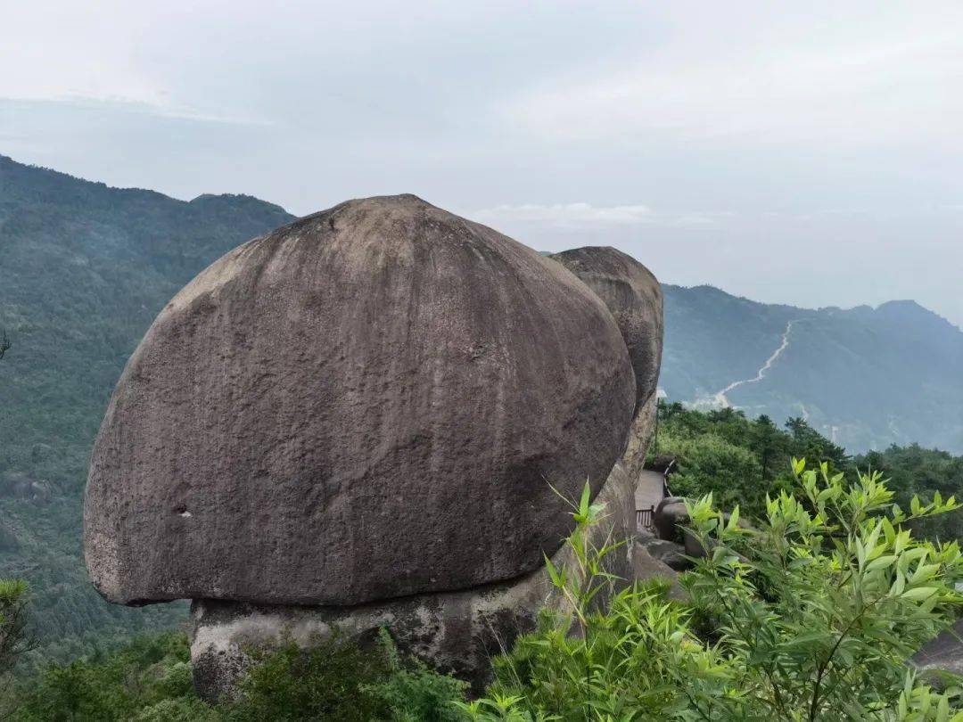 這玻璃橋,你敢走嗎?_玉蒼山_奇石_景區