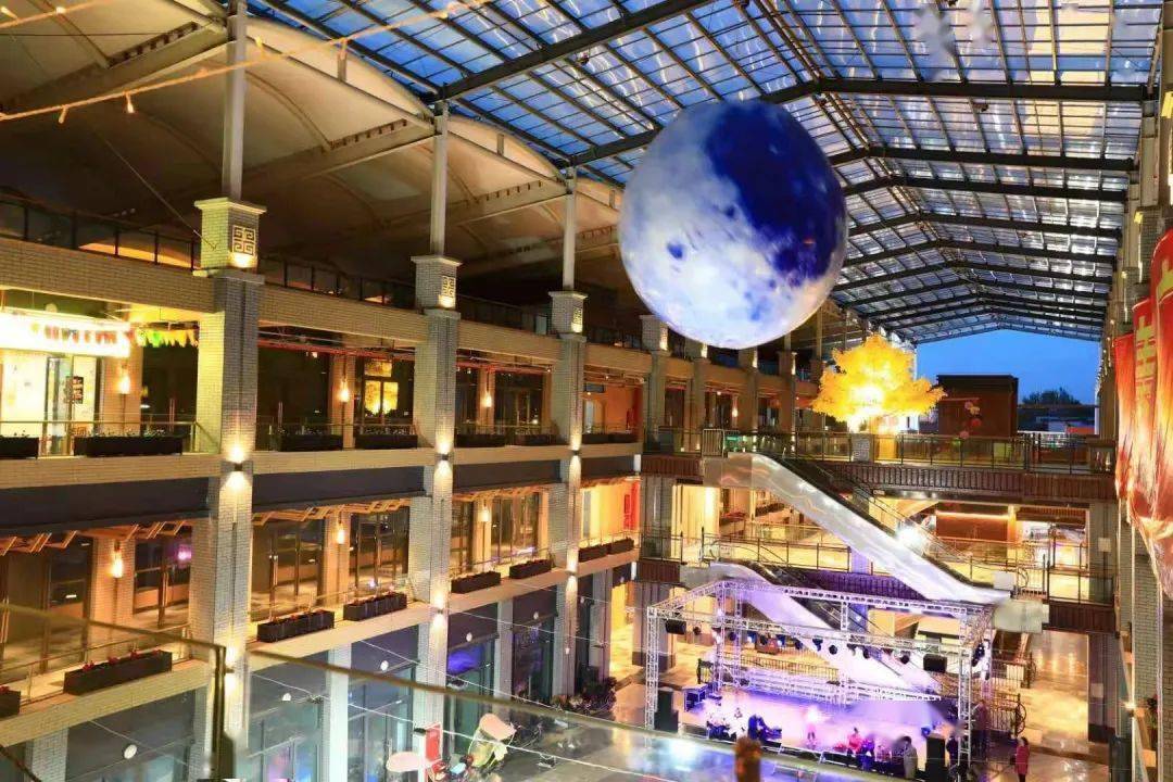 百伦新宸百货片区联动发展的老城区商圈,以置信逸都城,航利广场和在建