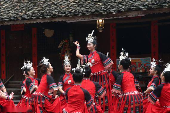 重庆黔江：土家山寨 歌舞新春