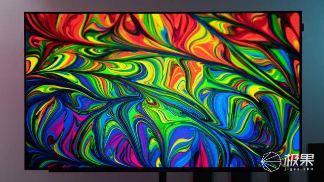 创维S82深度评测：专业调色师都“挑不出刺”的屏幕，怎么盘出不一样的美感？