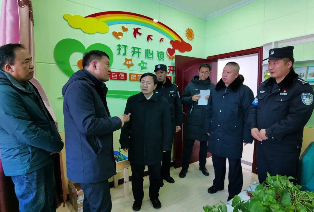 共青团青海省委书记董玉毅果洛州政府副州长安胜年一行深入玛沁县公安