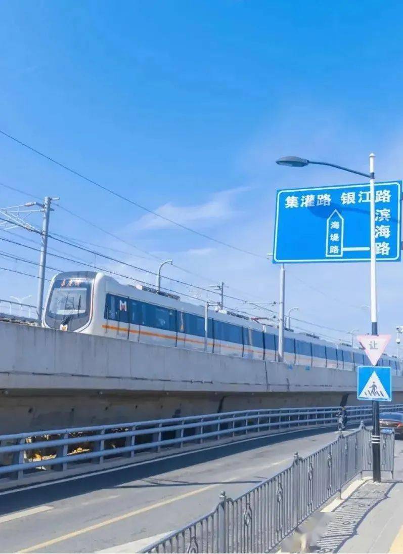 厦门海上地铁收获厦门一个又一个绝美落日感受海风,浪花,铁轨的组合