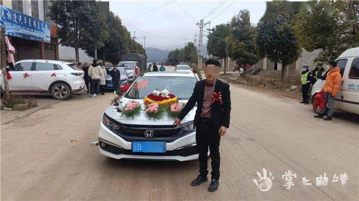 当天13时左右,罗平县阿岗镇红梁子同康康复医院路段发生一起交通事故.