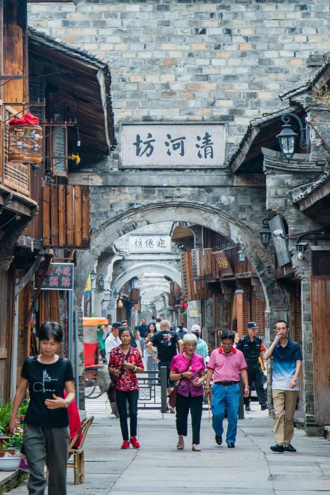 留在台州过大年起航2022台州台州府城墙江南长城网红紫阳古街一日游