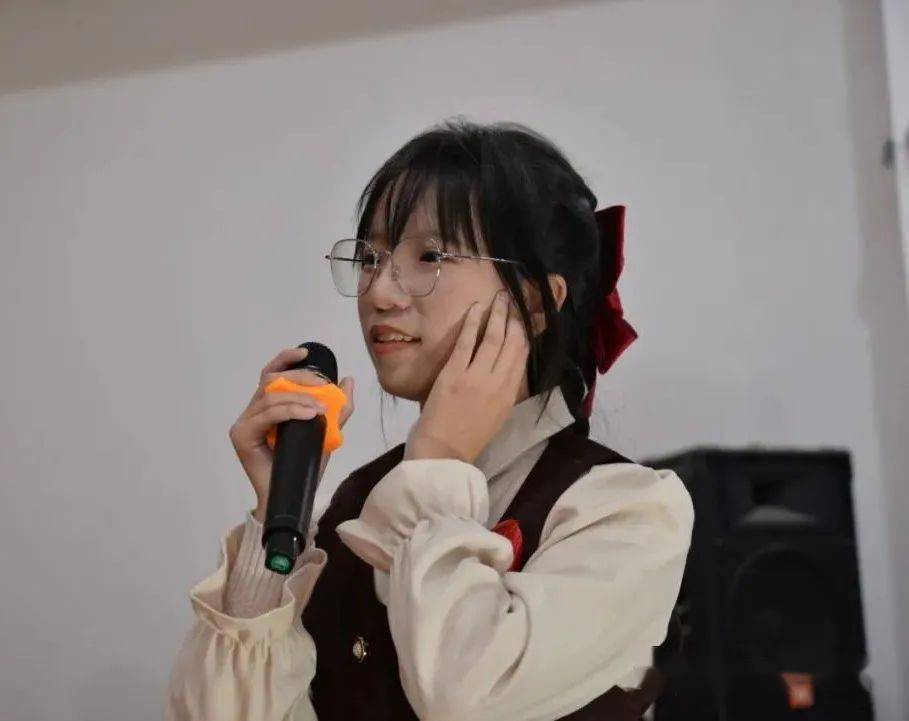 展示主持魅力点亮青春舞台阳春市第一中学举行第十五届校园十大主持人