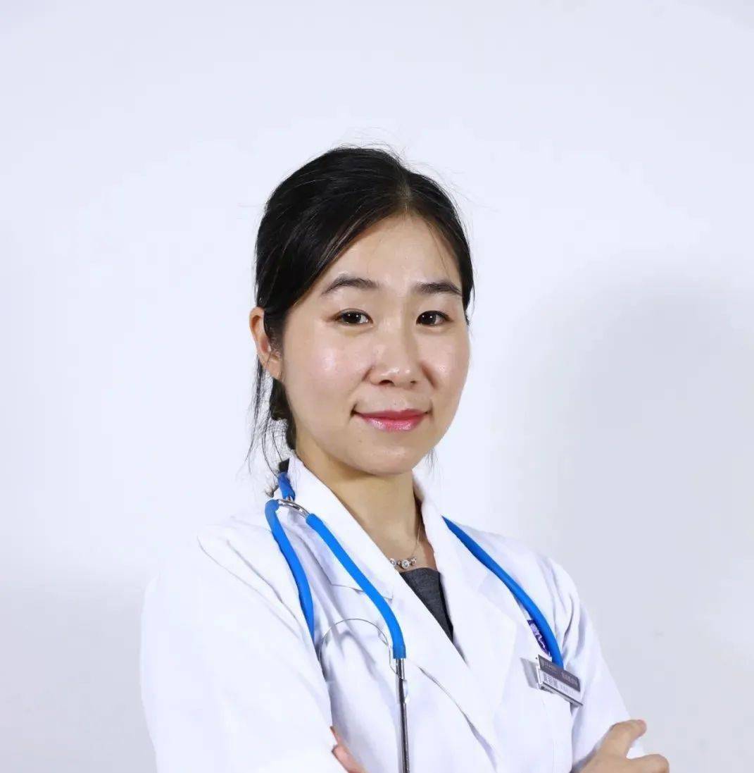 黄丽娜急诊科主任副主任医师同济大学医学院内科学硕士上海交通大学