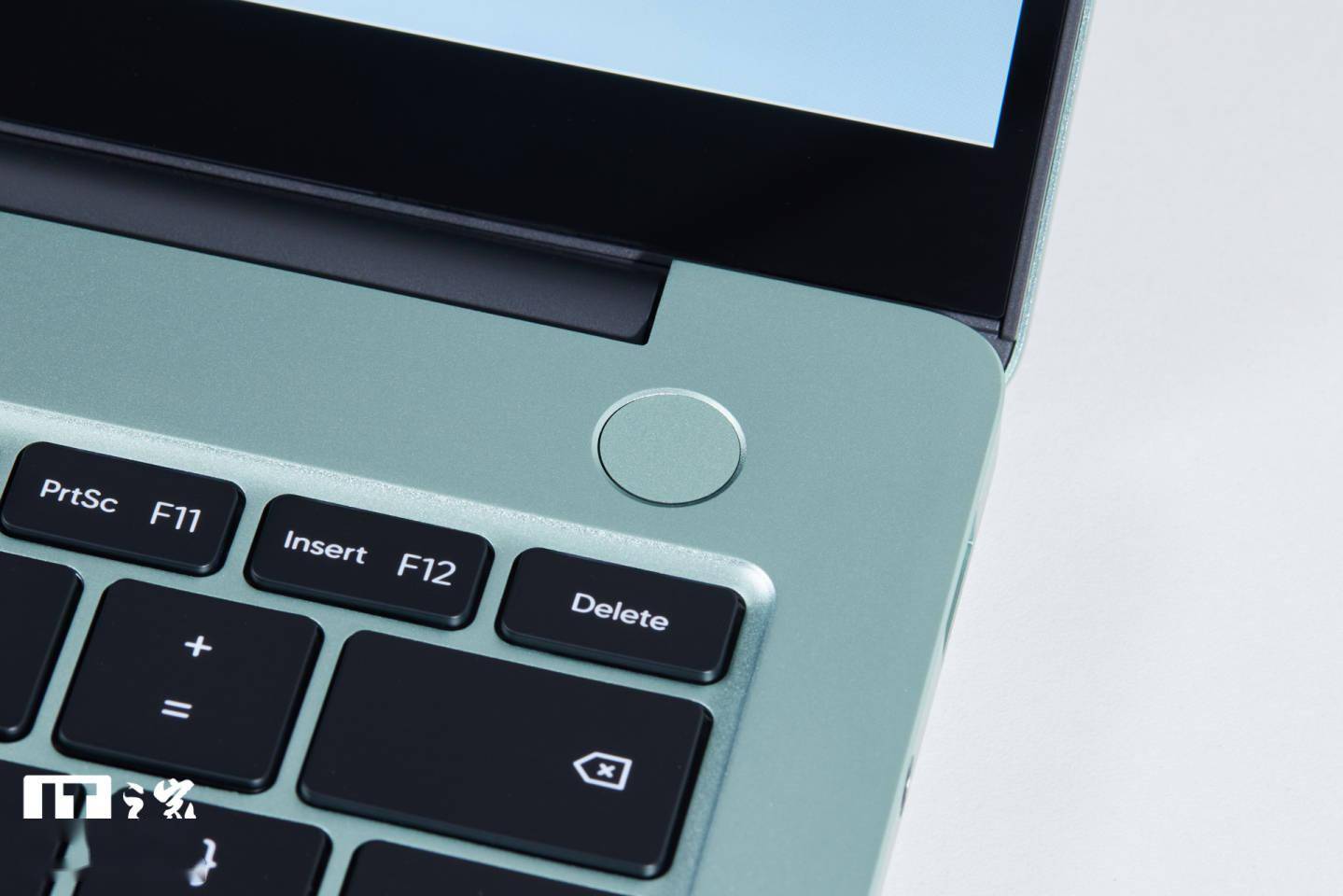 Book|【IT之家开箱】realme Book 增强版笔记本天空青色图赏