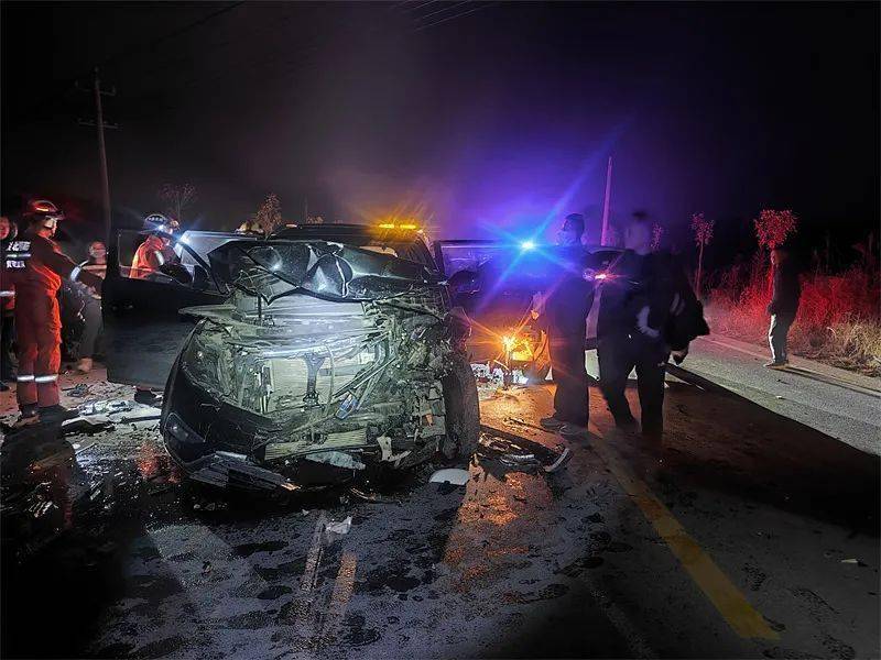 黄州胜利街火灾黄冈车祸两人降雪冰冻持续10天黄冈隔离政策