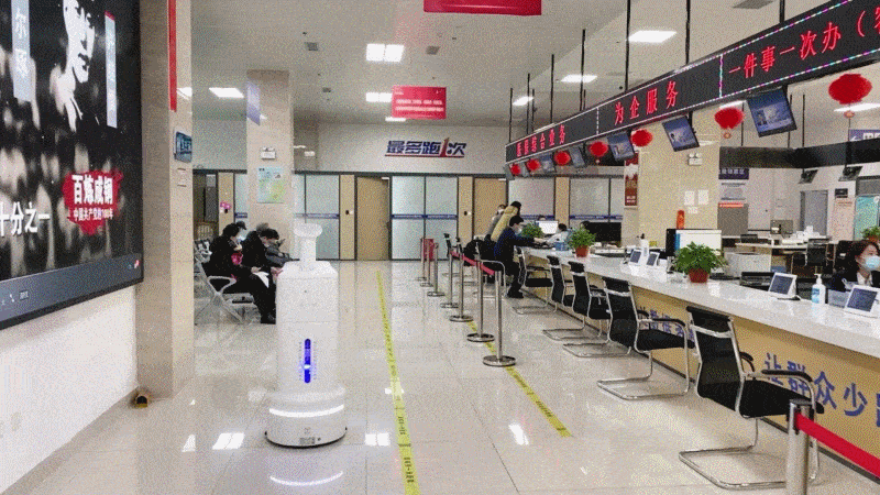 机器人在克拉玛依政务大厅 上岗 啦