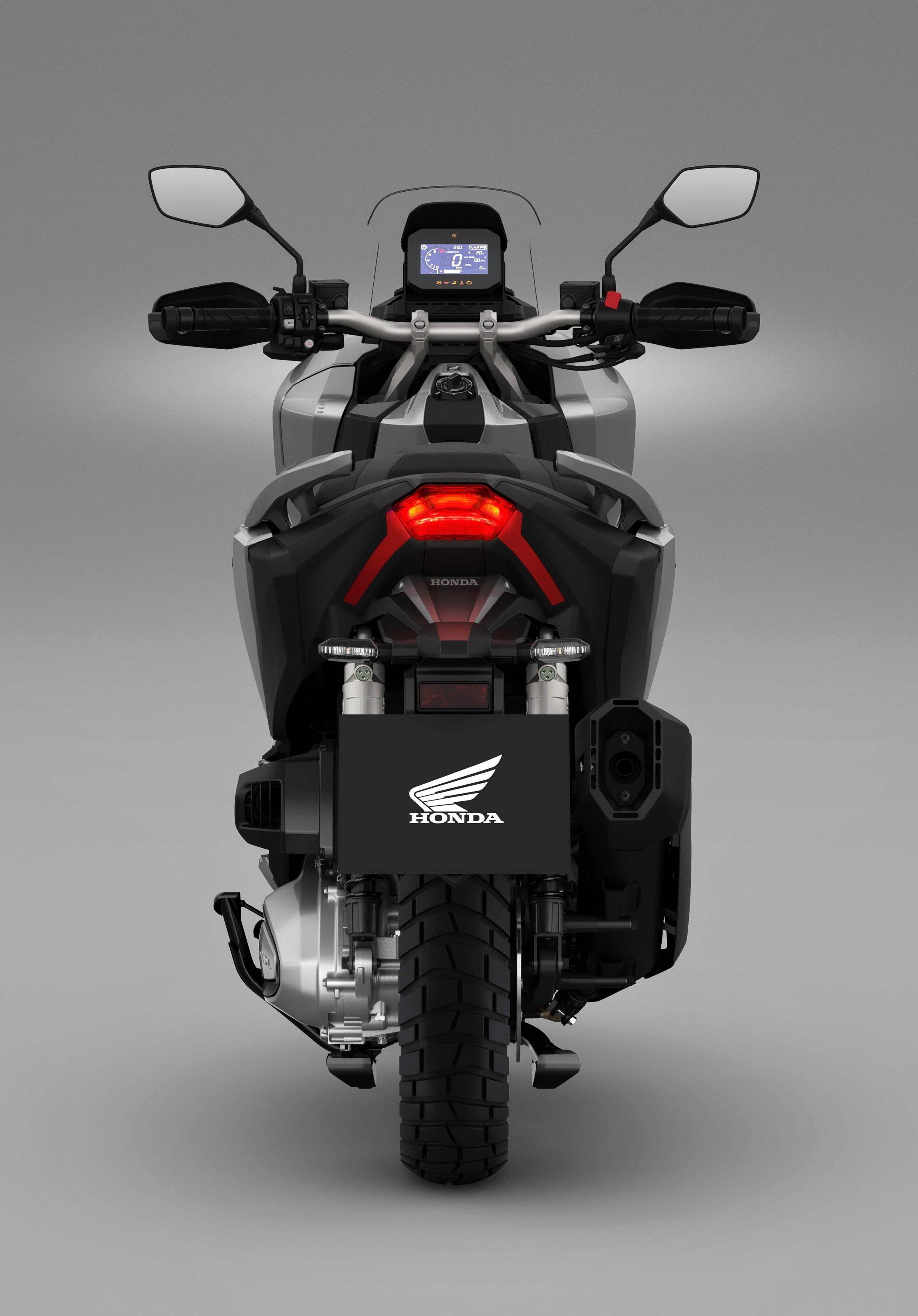 本田摩托350 cc踏板图片