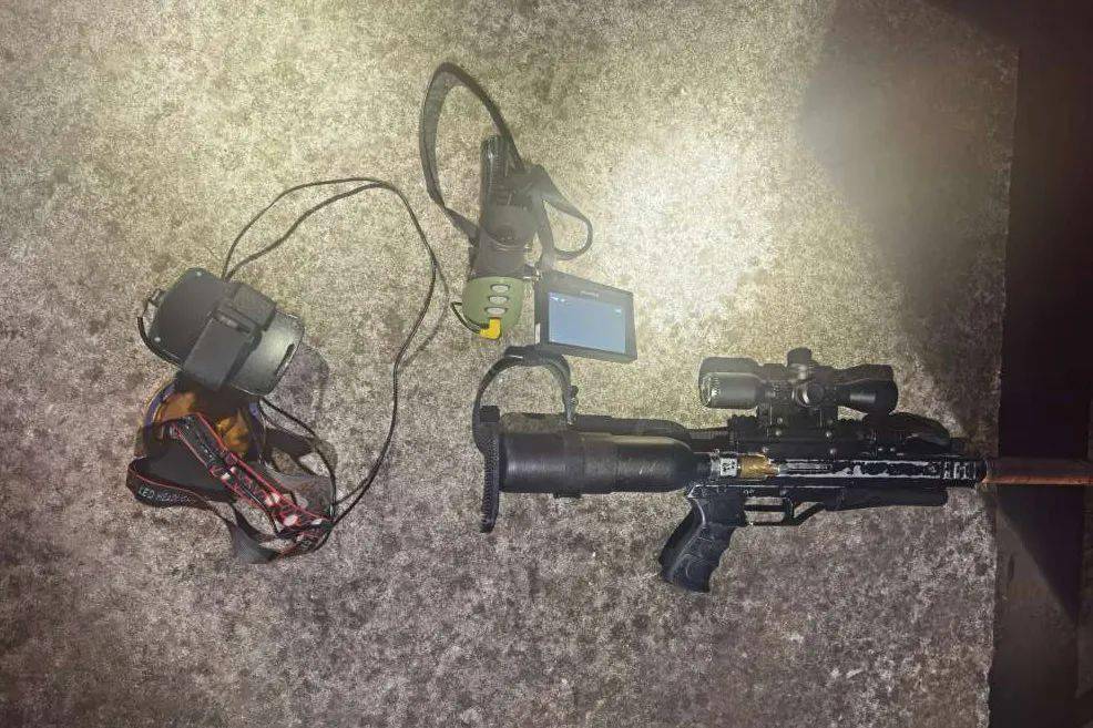 当天晚上一个小时后更令民警意想不到的是被抓了现行不料遇到民警巡逻