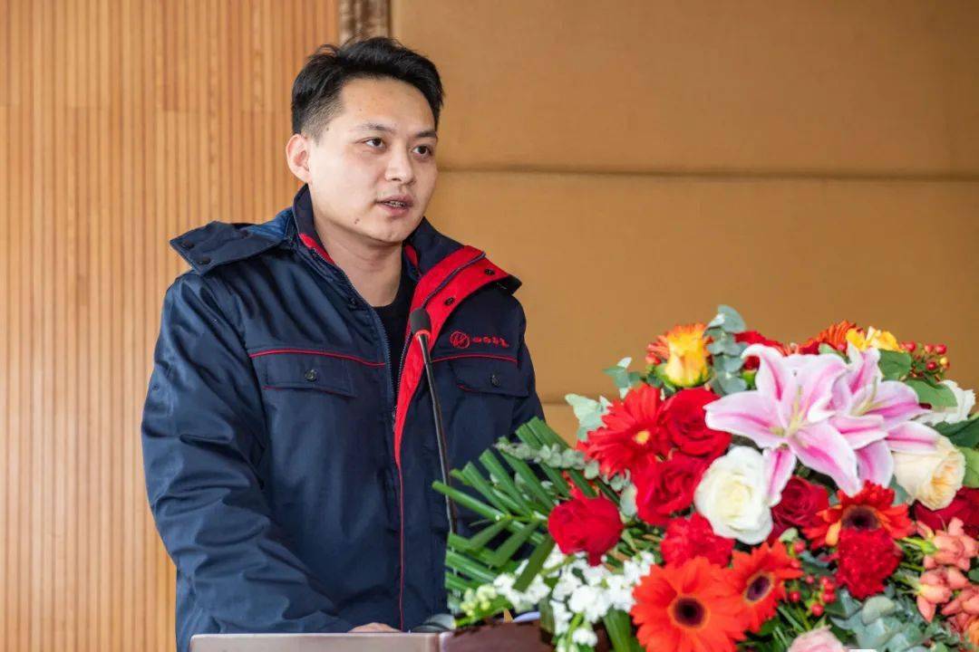 他是交城首富和上海滩晋商大佬刚刚华鑫集团拿120多万表彰员工提出打