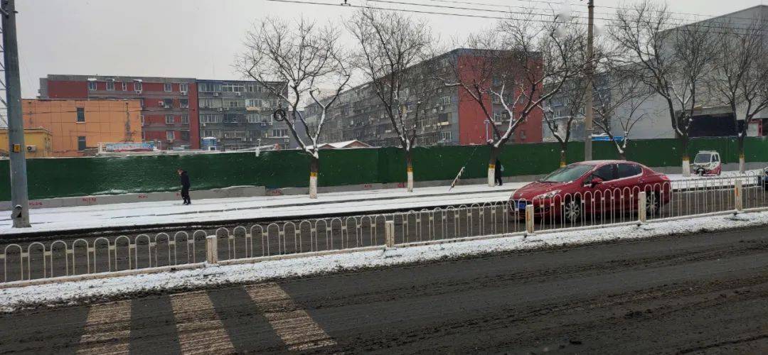 在建中的19号线景风门站施工围挡 小北拍摄不过目前看还是要再等等,19