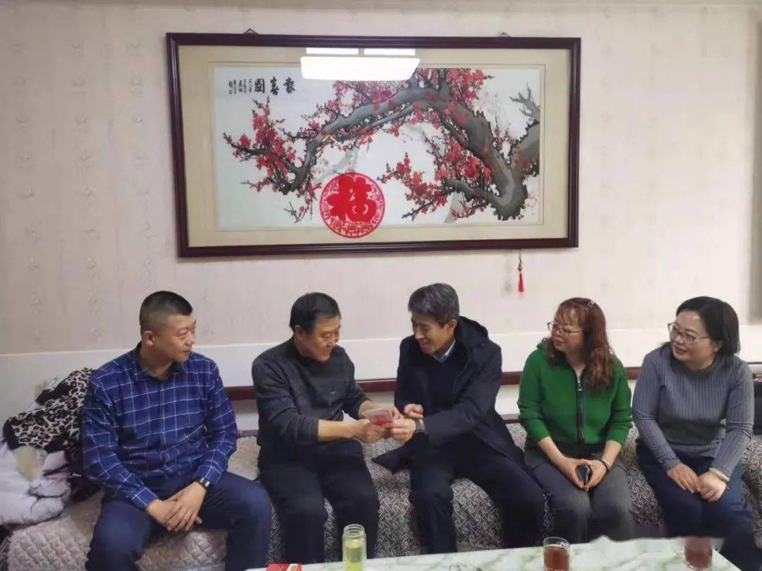 中共灵石县委常委 政协党组副书记 统战部部长唐秀平看望慰问民建灵石