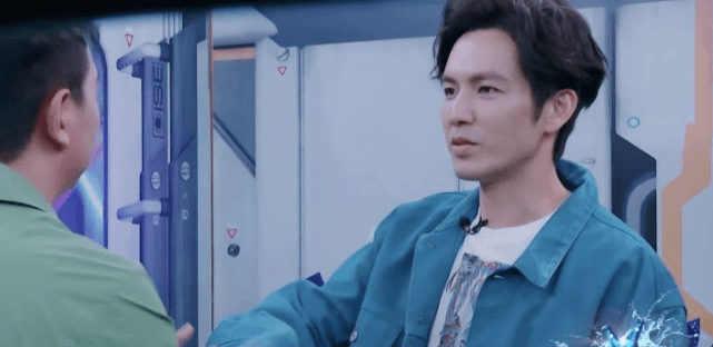 意思|请把这俩人的嘴焊在一块!