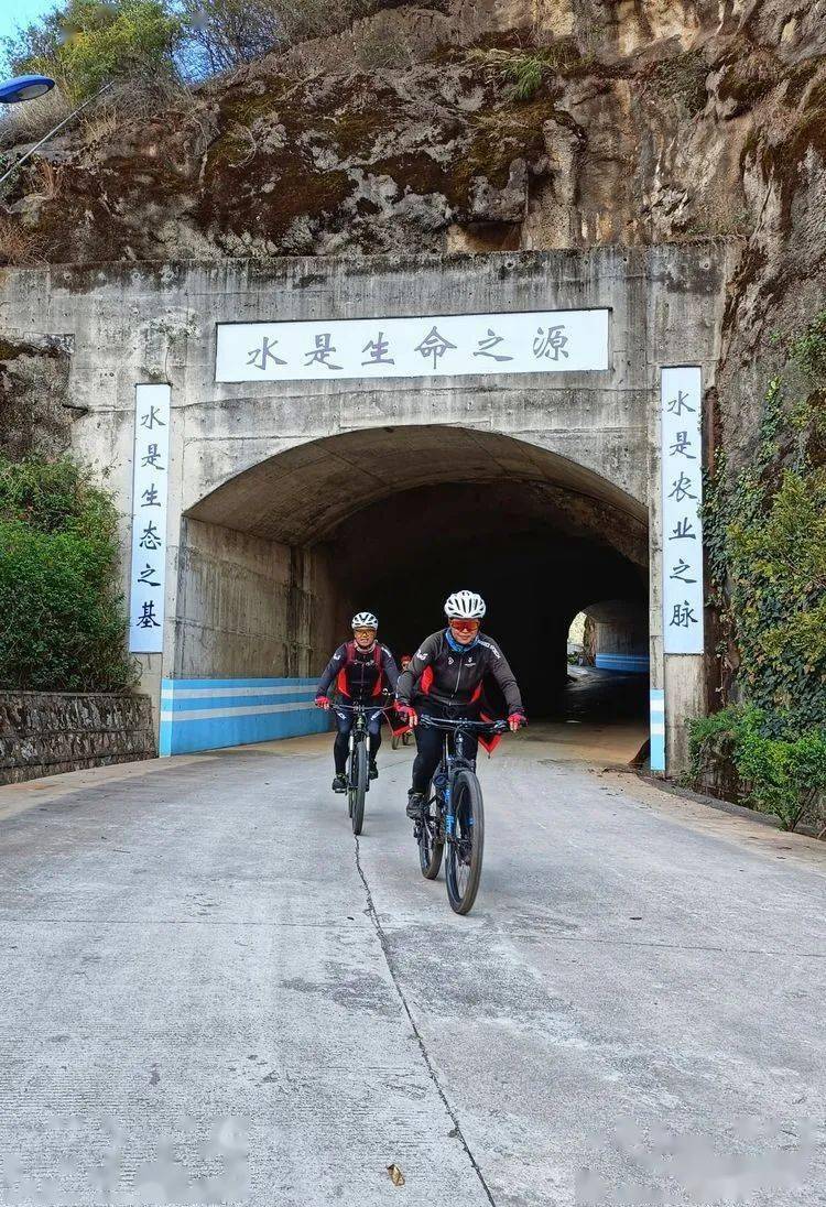 宜良山后醉樱花南盘江上柴石滩