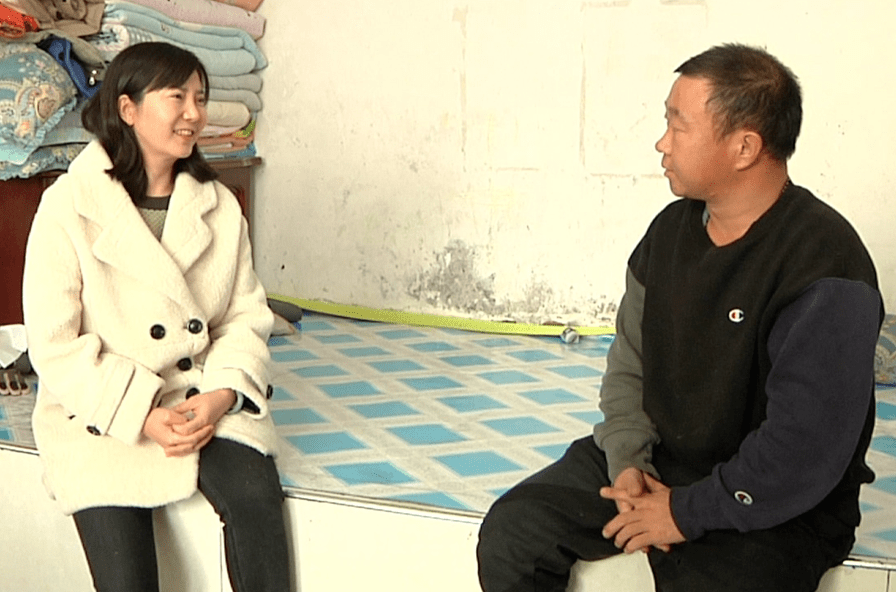 莫旗领导柴海波春节前慰问老党员和困难户