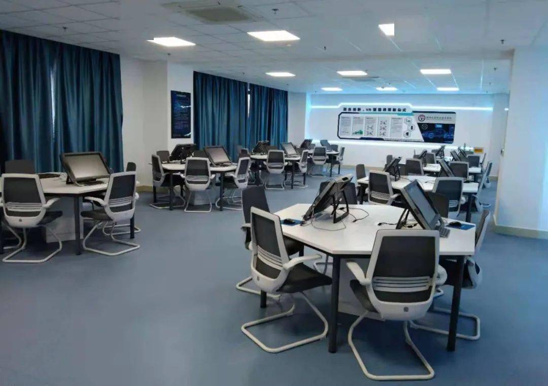 虚拟仿真实训中心汽车工程学院实训中心就业前景「好」先进的教学理念