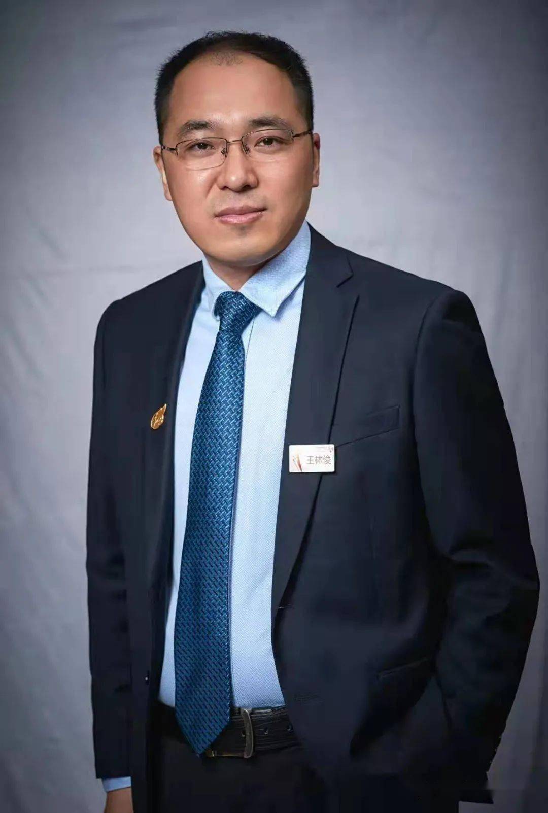 张子臻教授林建贤教授通信作者:徐泽宽教授通信作者:曹晖教授通信作者