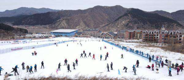 氛围|赤峰市青少年冰雪节拉开帷幕