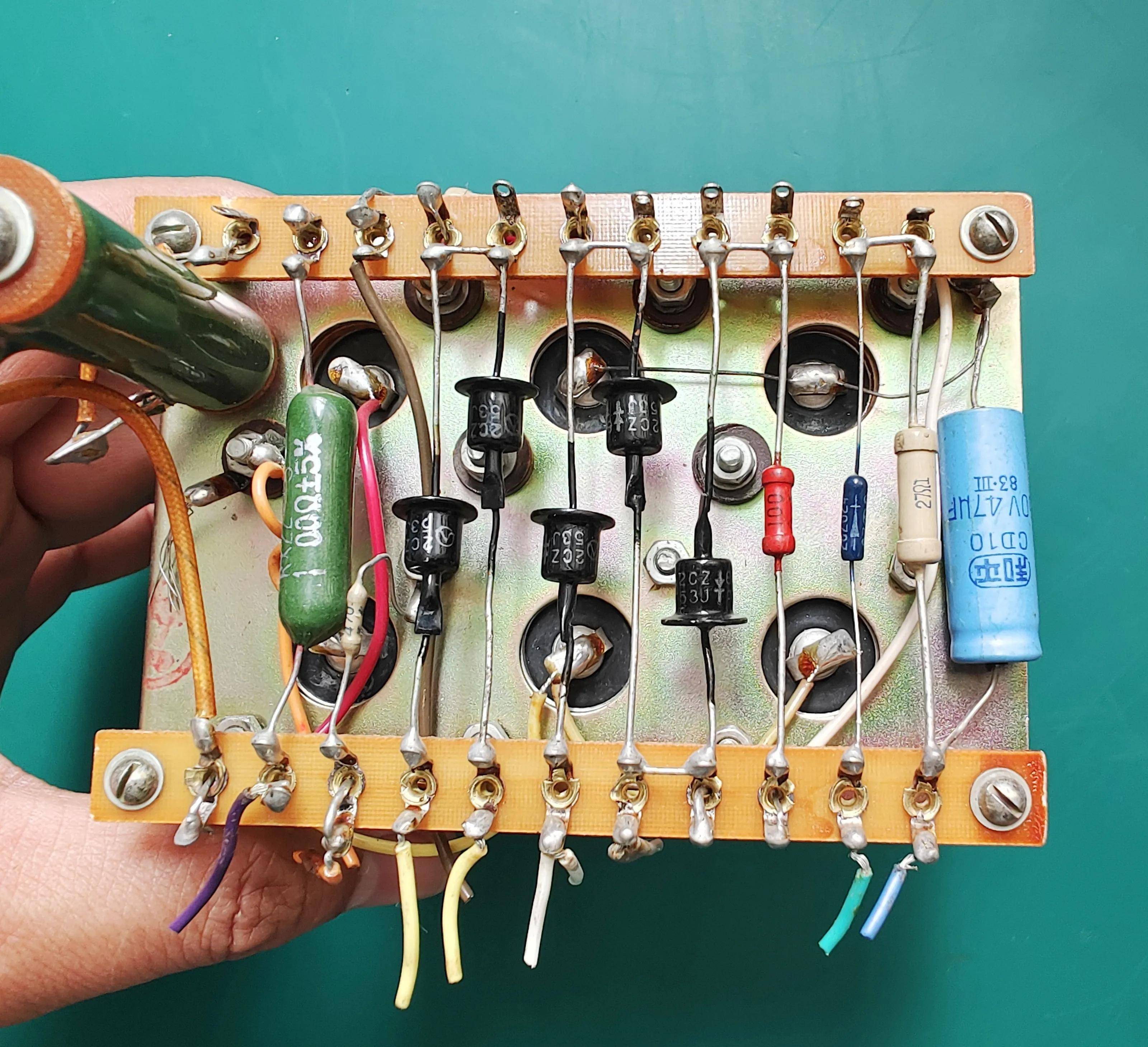 铆钉电路板的前世今生到电子管的搭棚焊-简单谈下铜铆钉与收音机