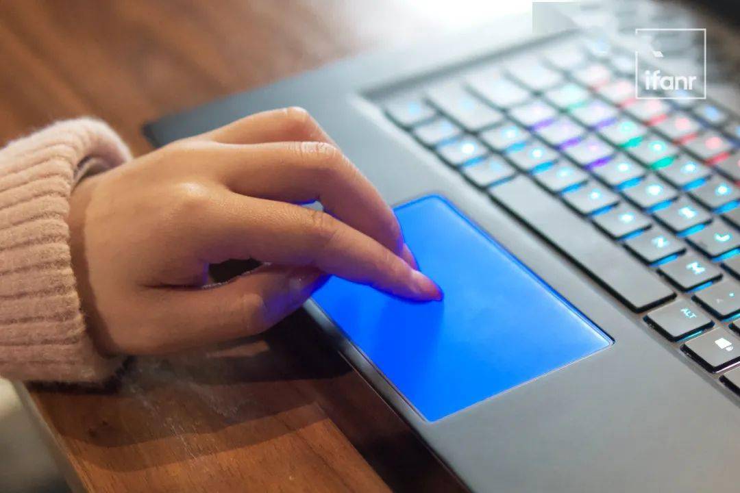 Alienware X17 体验：50000 元的外星人顶级游戏本，除了超强性能还有什么？