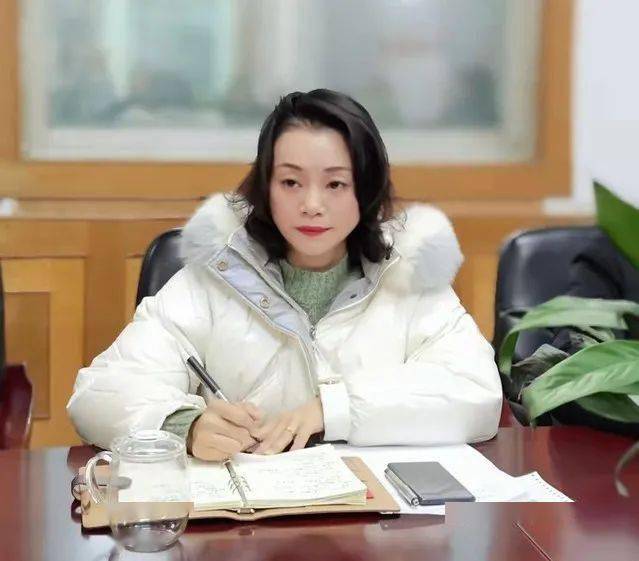 教师进修学校召开2021-2022学年校委会述职会_工作_周艳_责任书