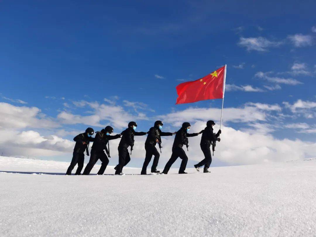 万里边疆,辽阔壮美戍边卫国,无怨无悔向戍守在边境口岸的移民管理警察