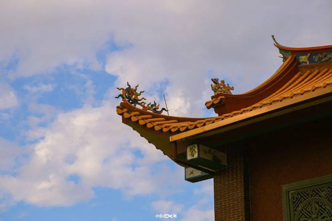 厦门|再冷下雨天，也挡不住厦门人拜拜！南普陀求平安、仙岳山求姻缘...春节祈福，厦门寺院哪家灵？