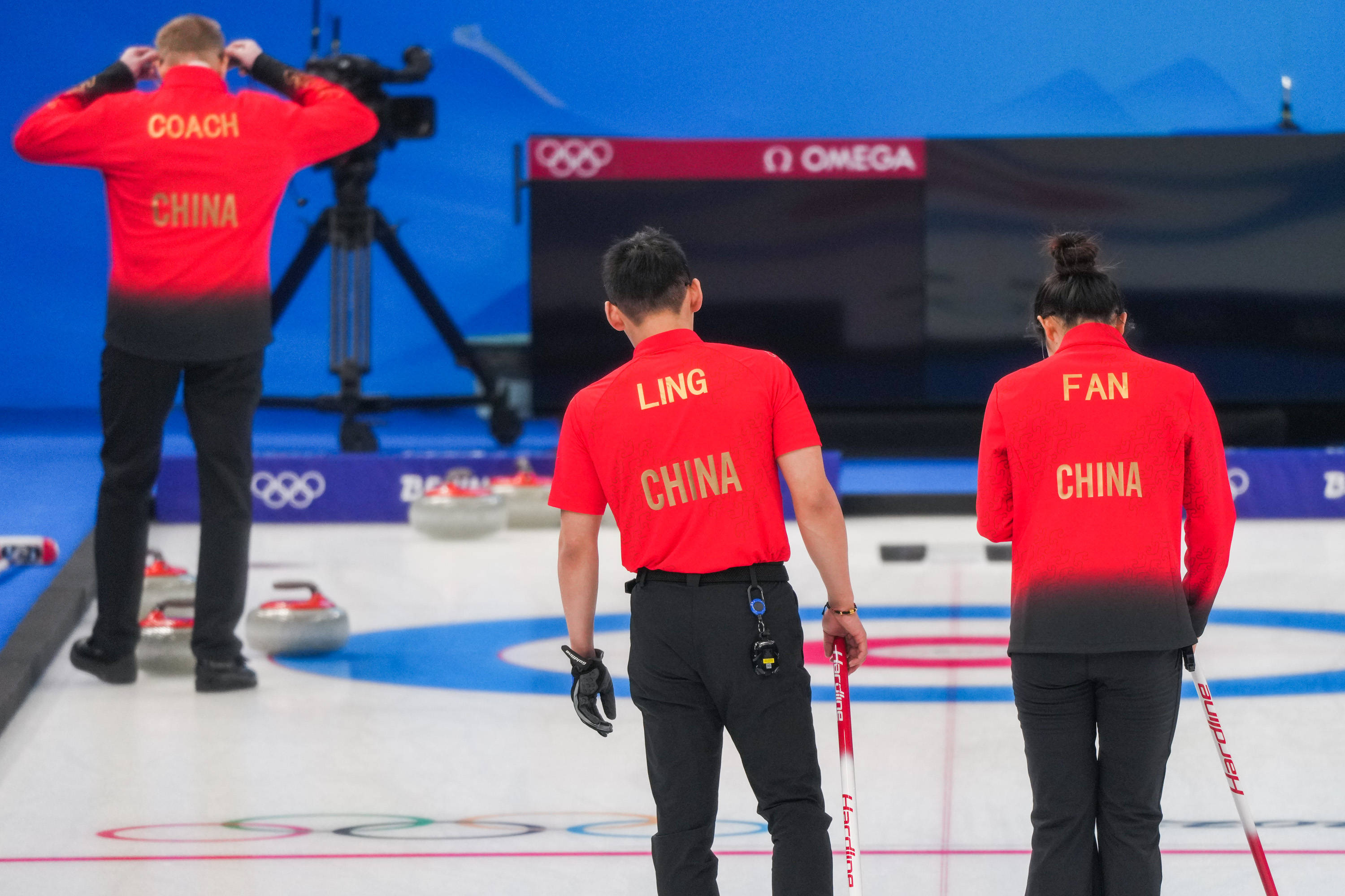 首场|“冰立方”开放练习，今晚中国组合将在冬奥首场比赛中迎战瑞士组合