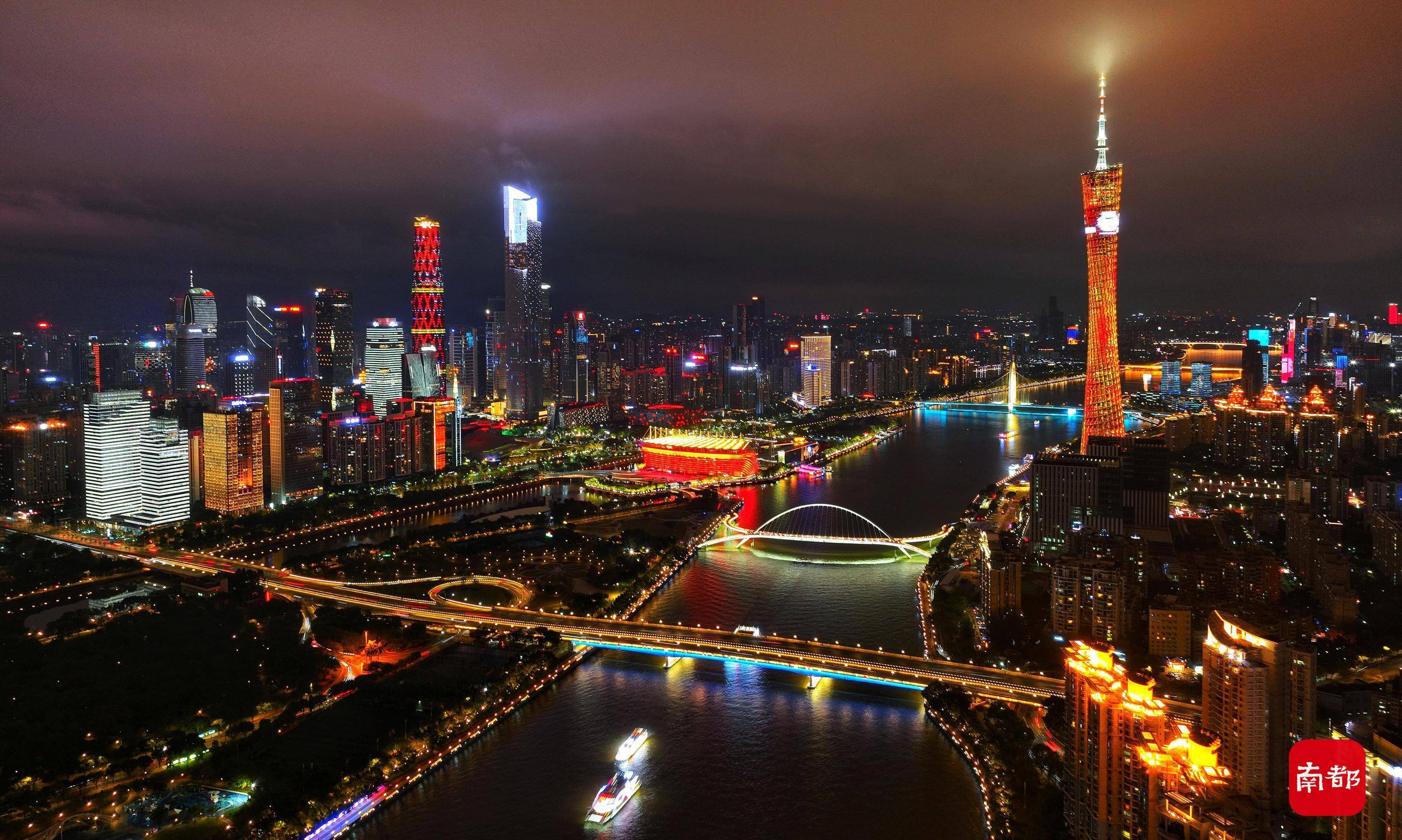 图集:广东各城市气氛组点"燃"虎年新春美好夜