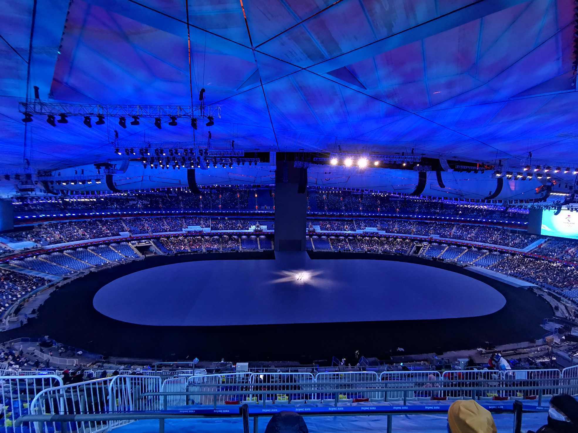 国家|今晚，中国国家体育场鸟巢出现全世界最大地屏