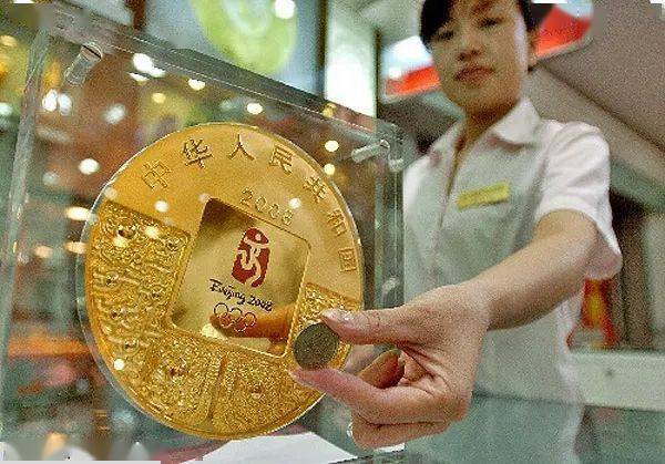 其他金币主题包括中国古代蹴鞠和足球,中国古代摔跤和奥运会摔跤图标