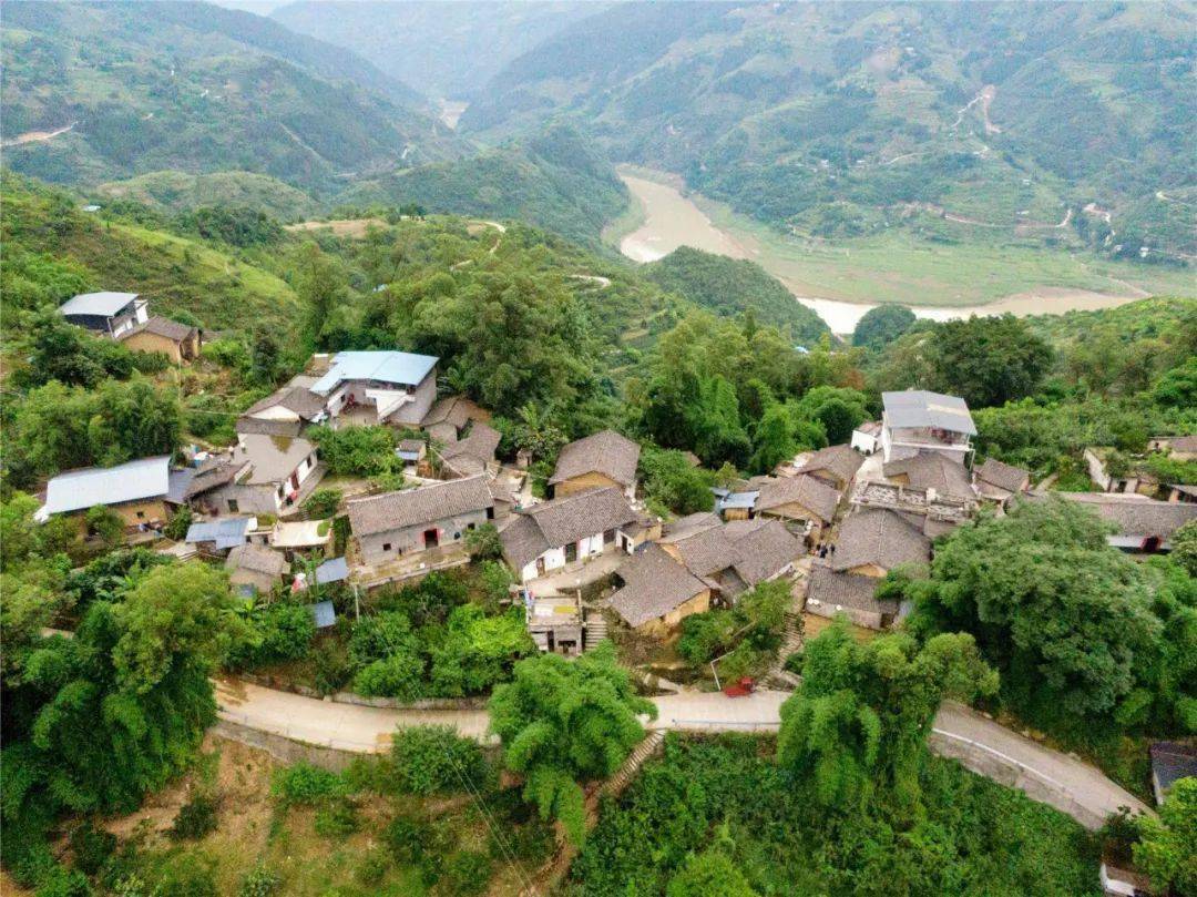 云阳版千里江山图古稀老人手绘云安古镇全貌图