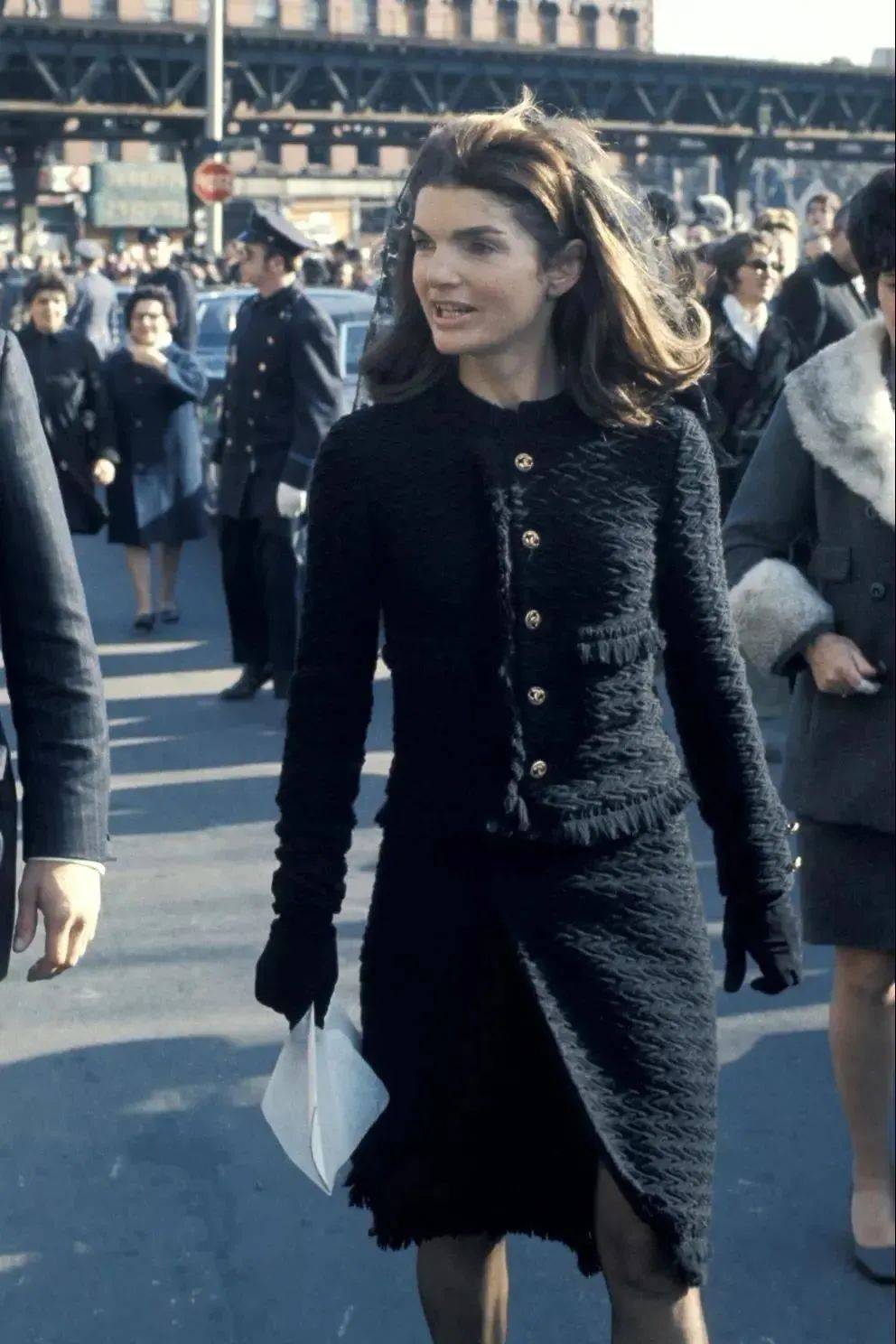 因为 男女适宜!永不过时!这件单品能穿一辈子