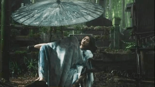 脸部鞠婧祎捂着全网的生图,居然还是流出了···