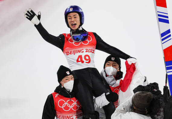 男子|北京冬奥会·跳台滑雪 | 日本名将小林陵侑称雄男子个人标准台
