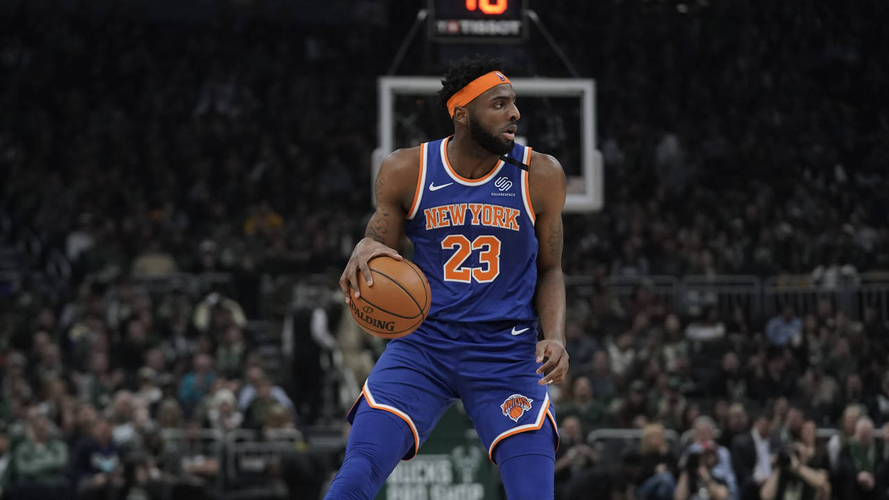 直播吧2月7日讯 据纽约记者ian begley报道,活塞是有意尼克斯中锋