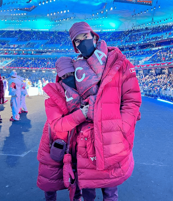 加拿大冬奥会羽绒服图片