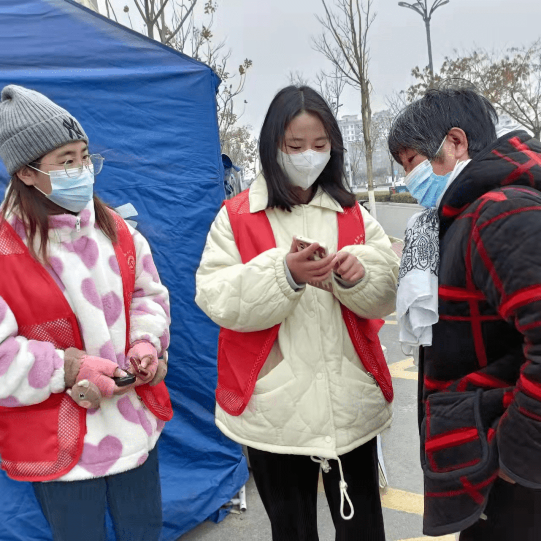 防疫大学生志愿者照片图片