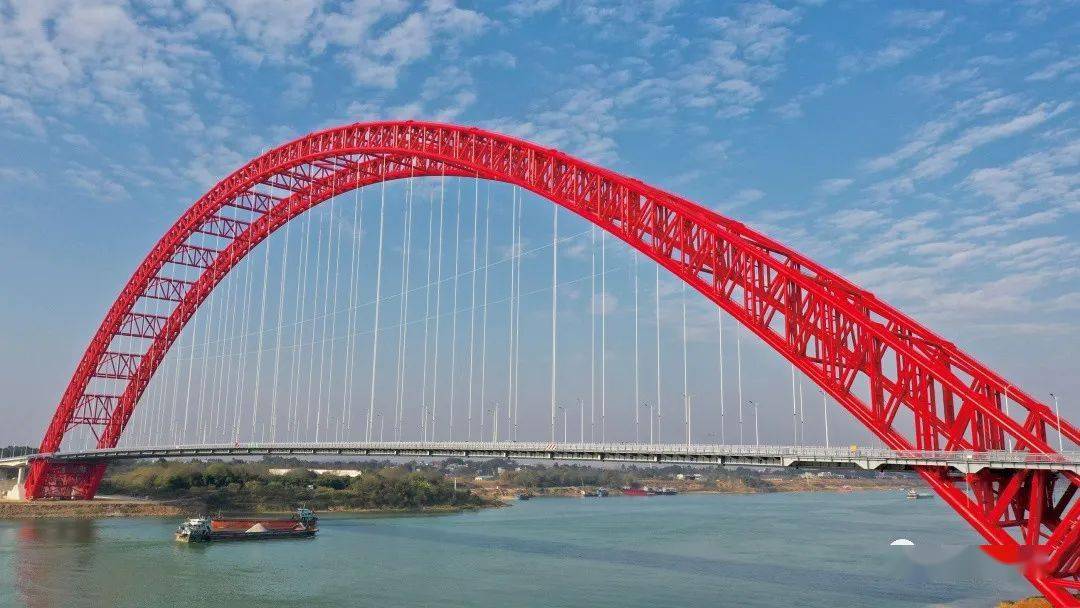 最大跨度的拱桥是广西平南三桥的钢管混凝土拱桥,其主跨跨径为575米